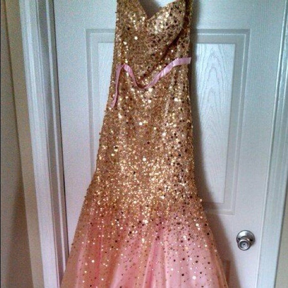 🚫SOLD🚫Tony Bowls Pink & Gold  Dress