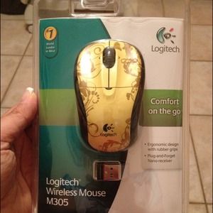 Logitech compact wireless mouse