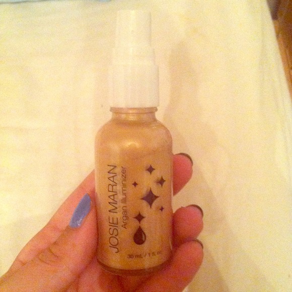 Almost new Josie Maran Argan Illuminizer