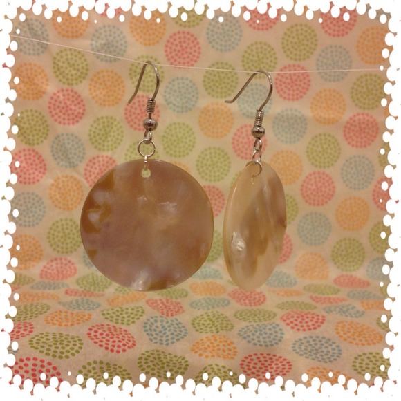 🚫sold Mother of Pearl Earrings🚫