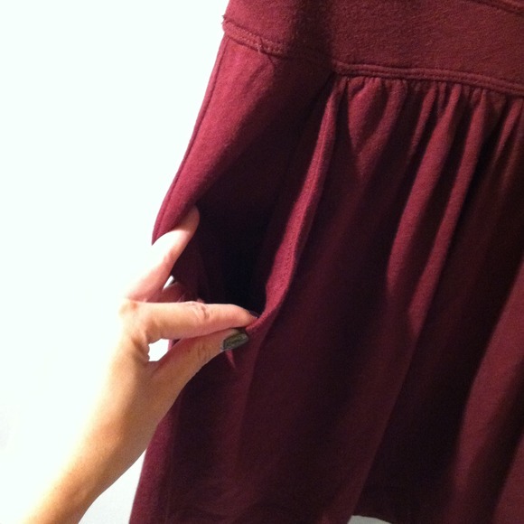 🎀Sold🎀basic maroon half sleeve dress - Picture 3 of 4