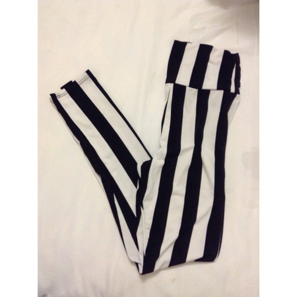 Black and white striped leggings - Picture 1 of 1