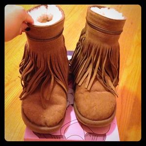 🎀On Hold🎀Koolaburra Syndee Fringe Boot