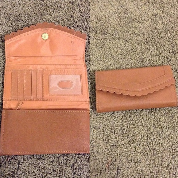Light brown wallet - Picture 1 of 1