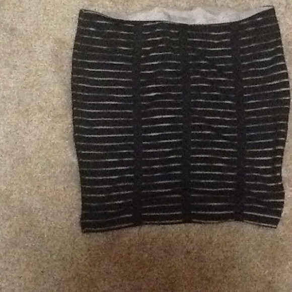 Black striped tube top! - Picture 1 of 2