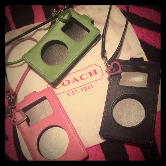 Coach iPod case bundle 😍