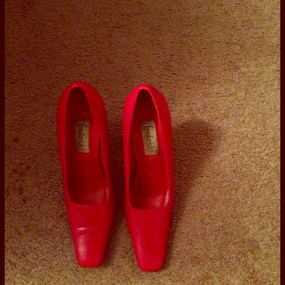 Red Pumps