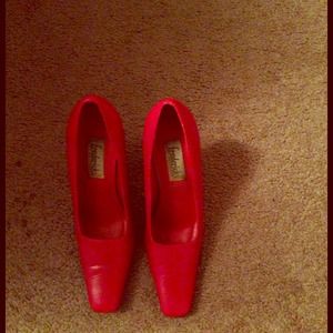 Red Pumps