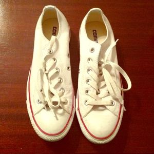🎀REDUCED TWICE!!🎀 White Converse
