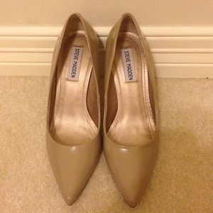 Steve Madden nude pump sz 7