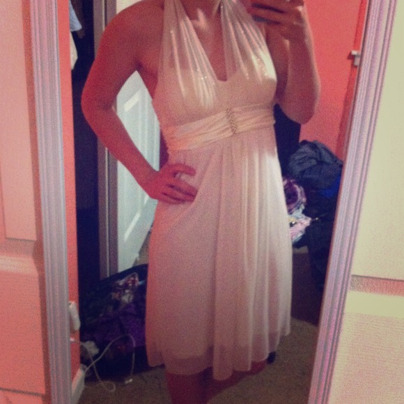 Very cute Ivory formal dress! Only worn ONCE!