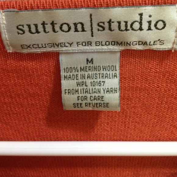 100% Merino Wool Sweater From Bloomingdales - Picture 3 of 3