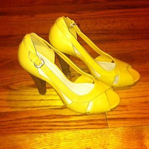 Yellow mustard shoes