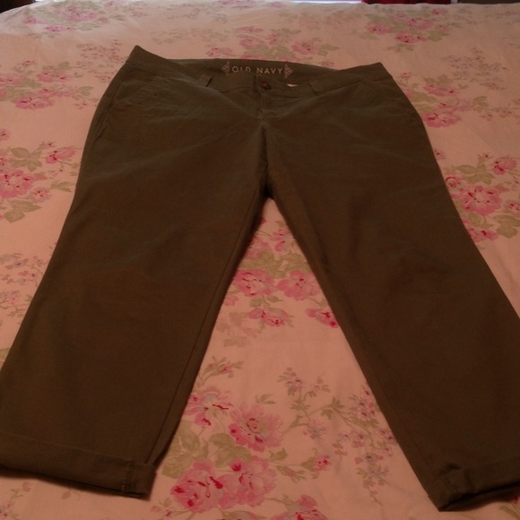 💥TRADED!!💥Old Navy Boyfriend Rolled Crops! - Picture 3 of 3