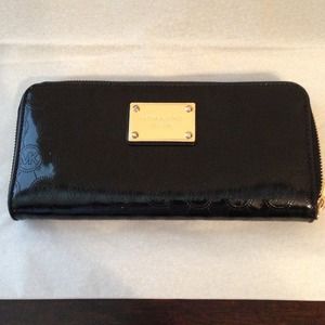 **** Final Reduction****Michael Kors Wallet