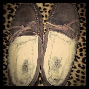 Ugg Dakota slippers size 7 in chocolate