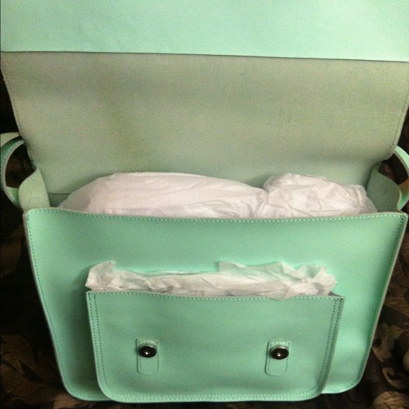🚫SOLD🚫 Joe Fresh Mint Leather school bag - Picture 4 of 4