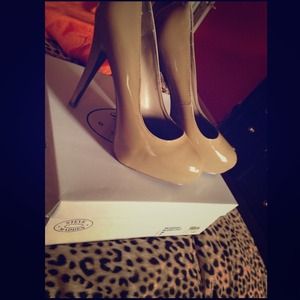 Steve Madden pumps