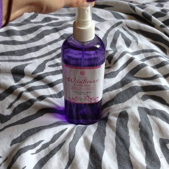 Aroma Therapy Lavender Body Mist - Picture 1 of 1