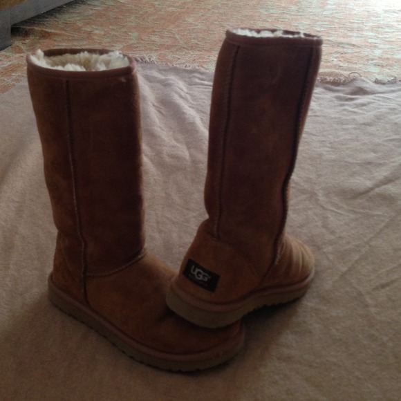 Tan ugg boots