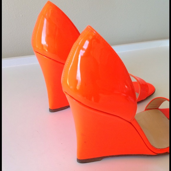Christian Louboutin wedge neon passmule size 9.5 - Picture 3 of 3