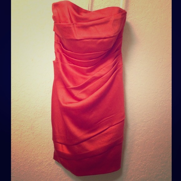 💕 Reduced: Short Pleated Satin Strapless Dress 🎀