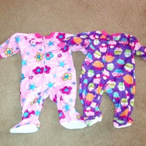 2 fleece zip up sleepers! NEW 6 months