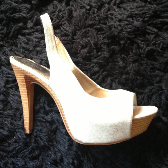 Size 10 grey leather and wood heels