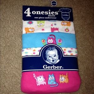 4 pack of newborn onesies
