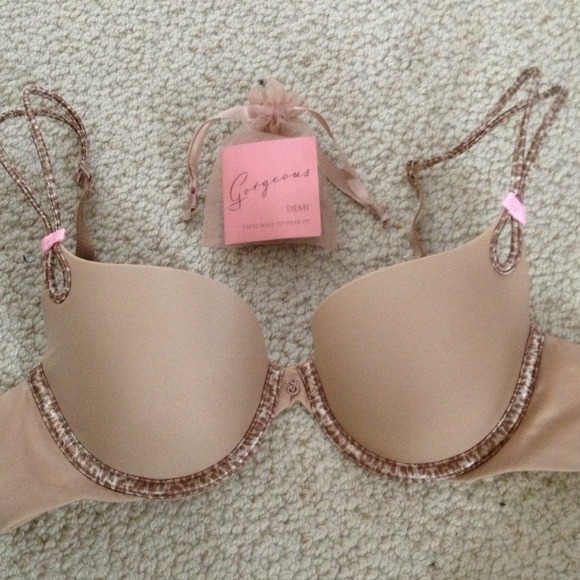 VS Gorgeous 5-way Demi
