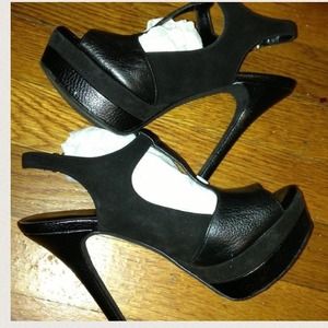 Super cute black heels