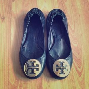 Authentic Tory burch reva 5 1/2