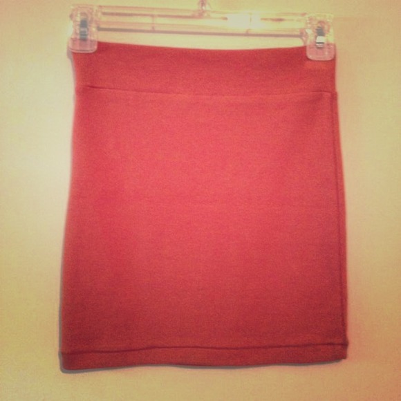 FOREVER 21 ORANGE PENCIL SKIRT