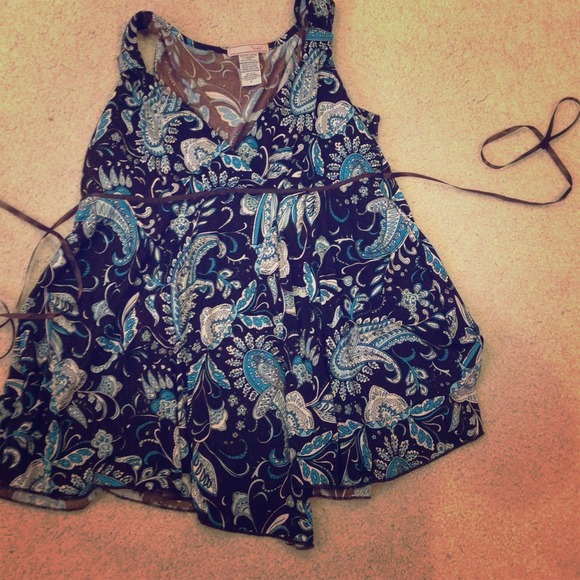 Brown and light blue top - Picture 1 of 1