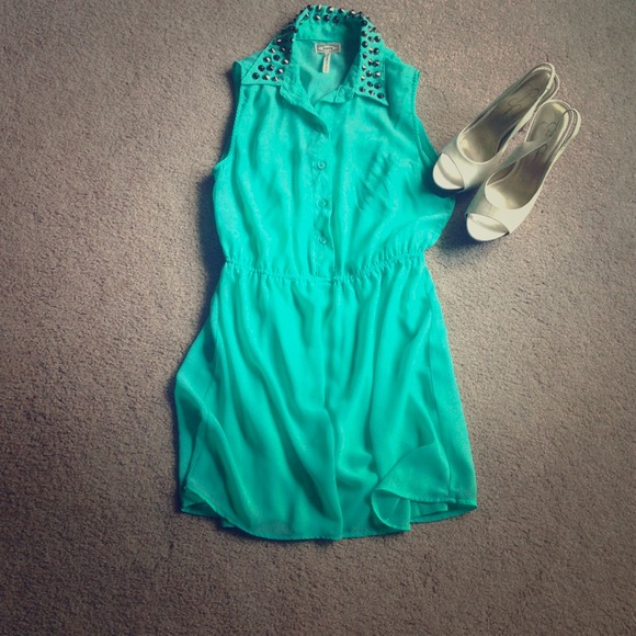Adorable teal studded dress!
