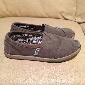 Boys 13.5 grey canvas slip on Toms shoes