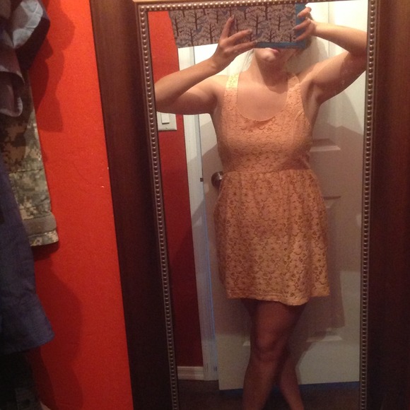 BUNDLED! Pink lace dress - Picture 4 of 4