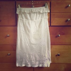 White flower crochet strapless dress