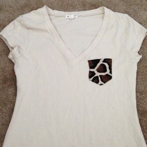 Pocket Tee V-neck