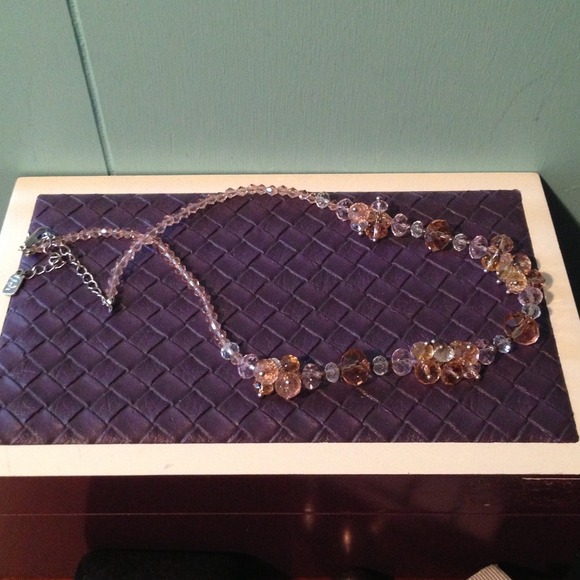 Handcrafted crystal necklace. - Picture 3 of 3