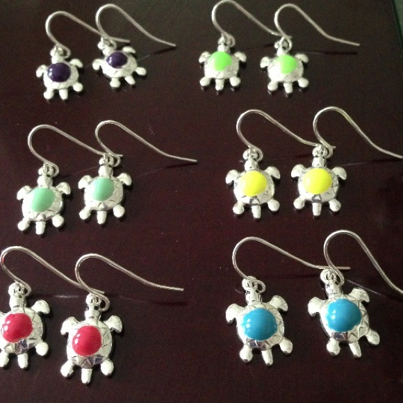 Cute turtle earrings