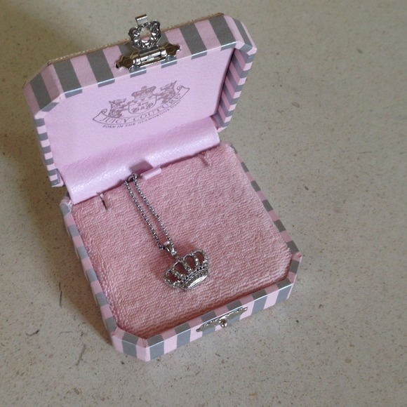 Juicy couture crown necklace