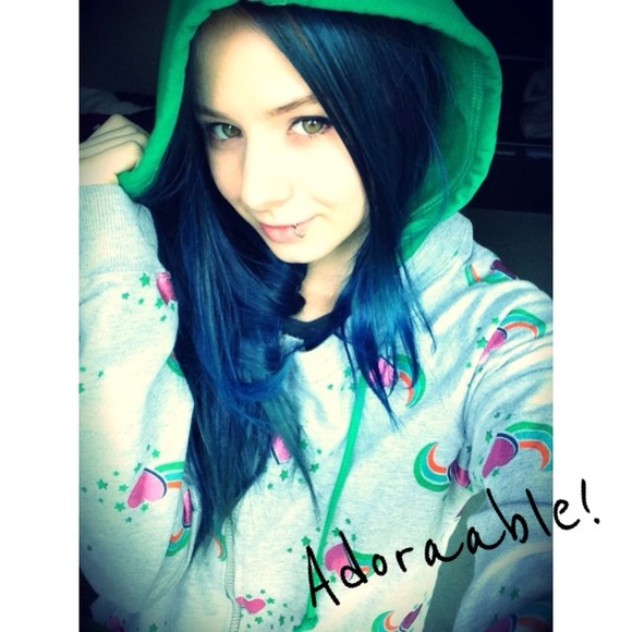✅ 3 Cute & colorful hoodies!!!! - Picture 1 of 4