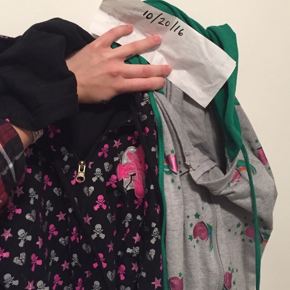 ✅ 3 Cute & colorful hoodies!!!! - Picture 4 of 4