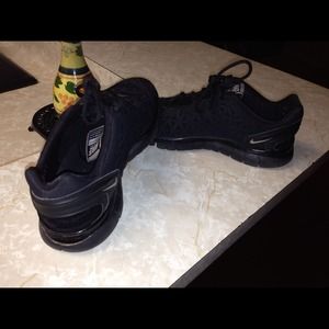 Black Nike Free 2