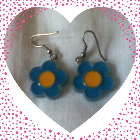 Blue and yellow daisy earrings