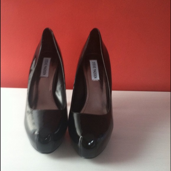 Steve Madden Shoes - Black Patent Leather Pumps