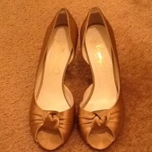 Gold dyed shoes from David's Bridal (Michelangelo)