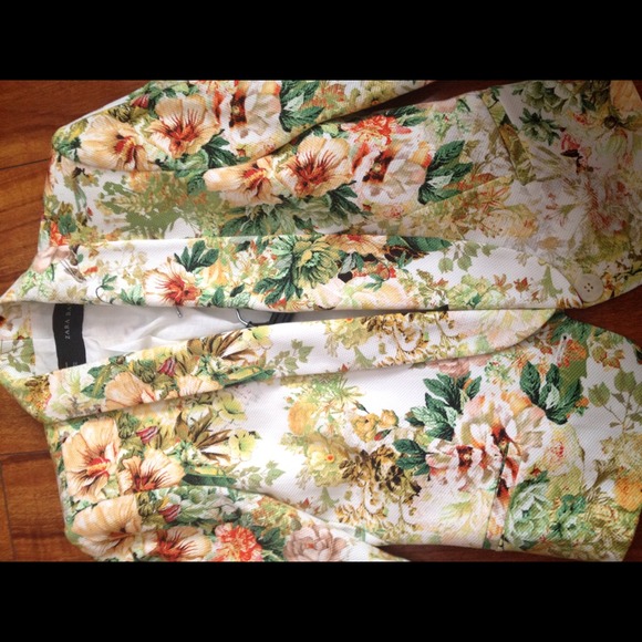 💘HOST PICK 💚❤💜Zara beautiful floral blazer - Picture 2 of 3