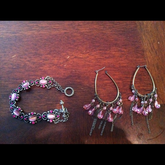 Jewelry - Bracelet & Earring set